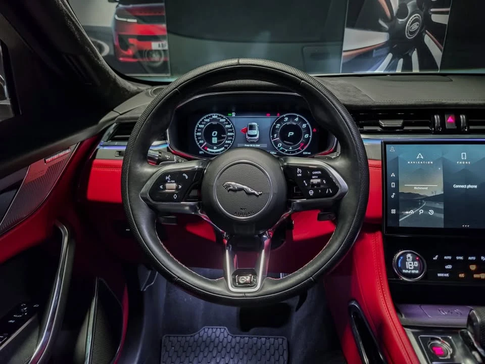 2022 Jaguar F-Pace SVR - Image 11 of 19