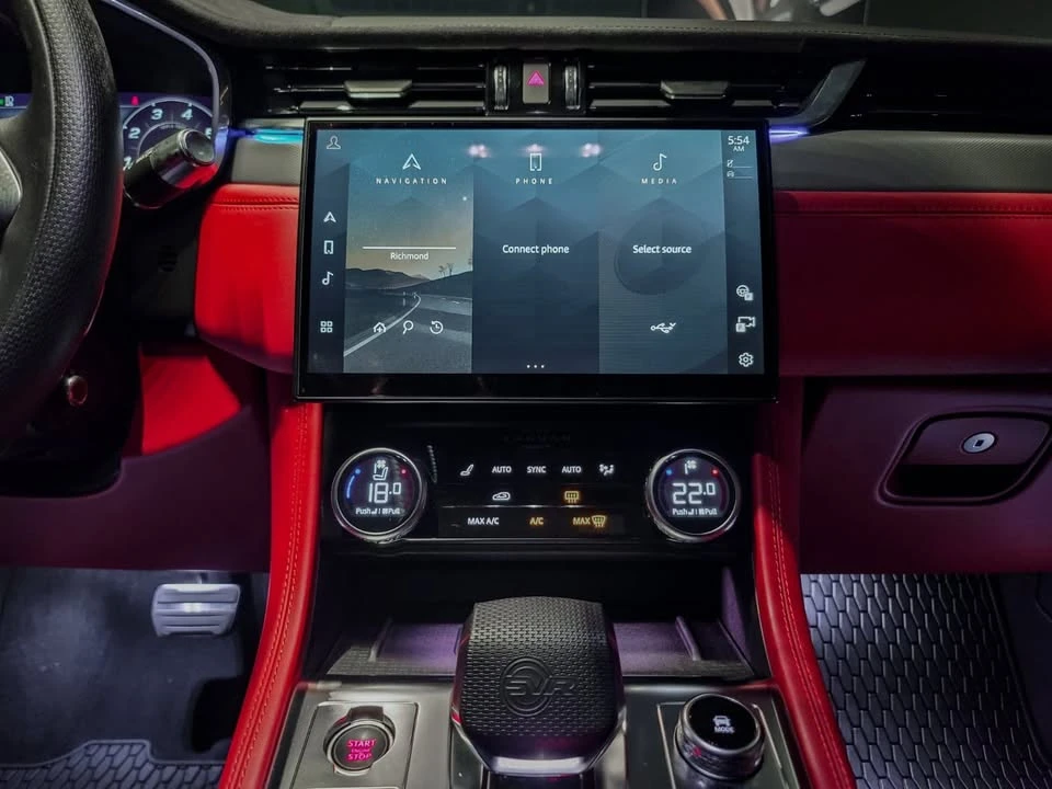 2022 Jaguar F-Pace SVR - Image 14 of 19