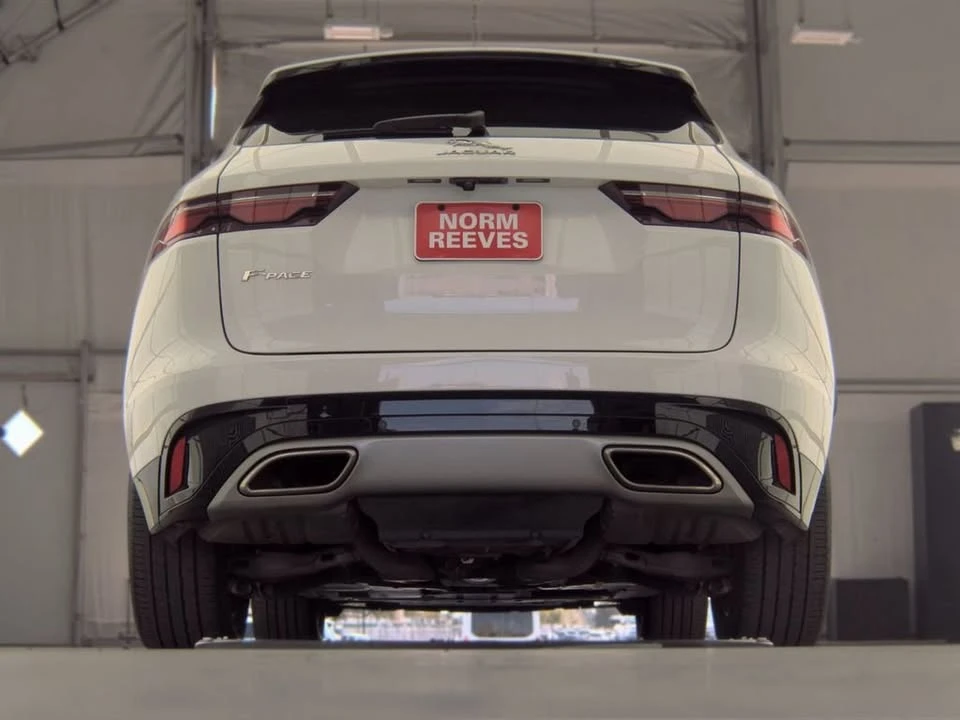 2022 Jaguar F-Pace - Image 7 of 15