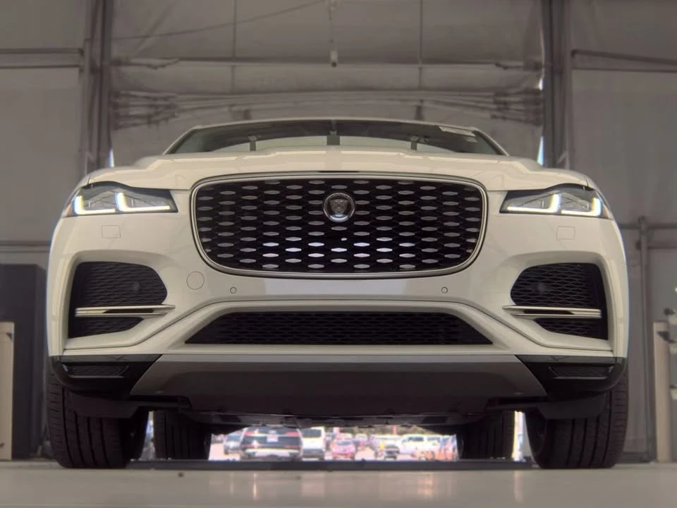 2022 Jaguar F-Pace - Image 3 of 15