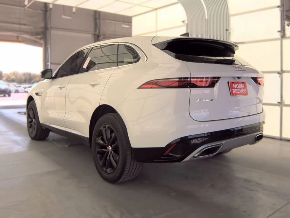2022 Jaguar F-Pace - Image 8 of 15