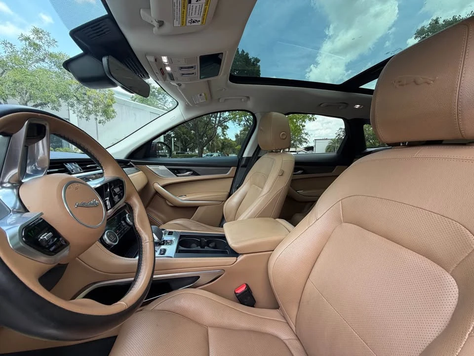 2022 Jaguar F-Pace - Image 6 of 17