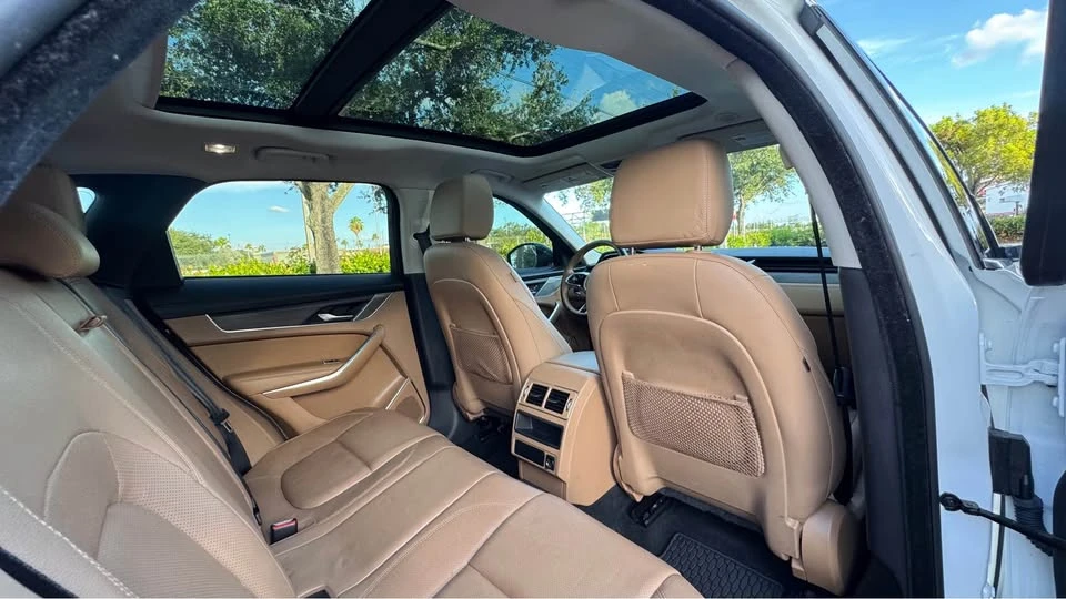 2022 Jaguar F-Pace - Image 8 of 18