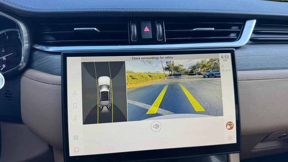 2022 Jaguar F-Pace - Image 16 of 18