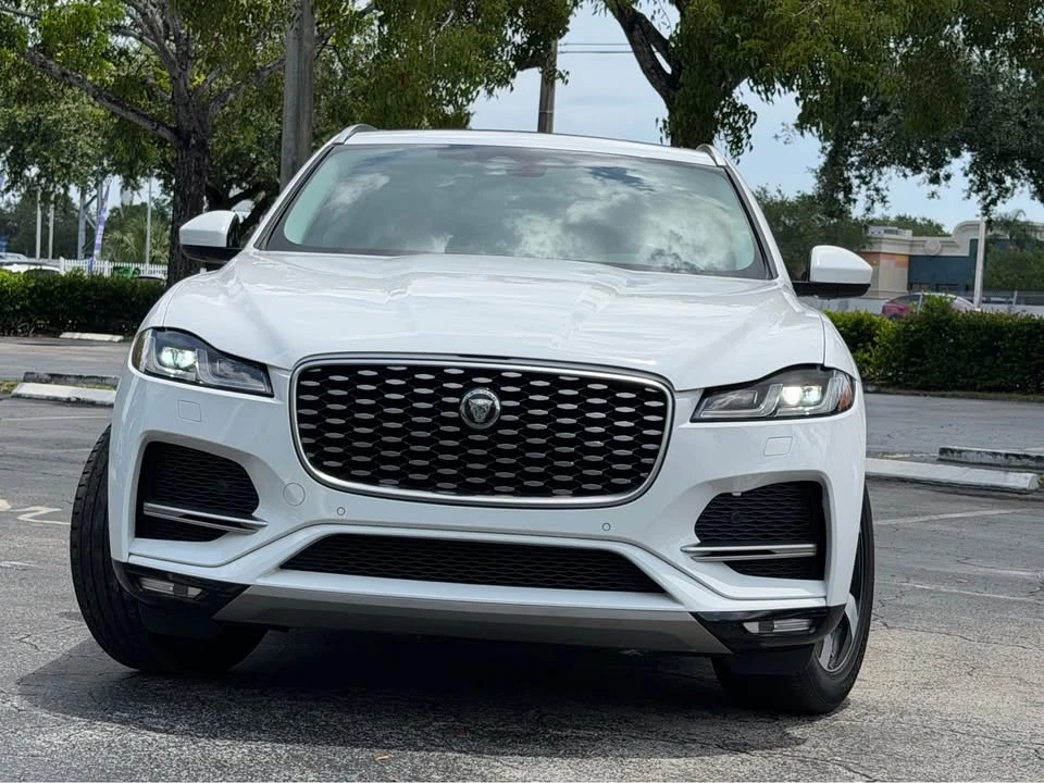 2022 Jaguar F-Pace - Image 4 of 17