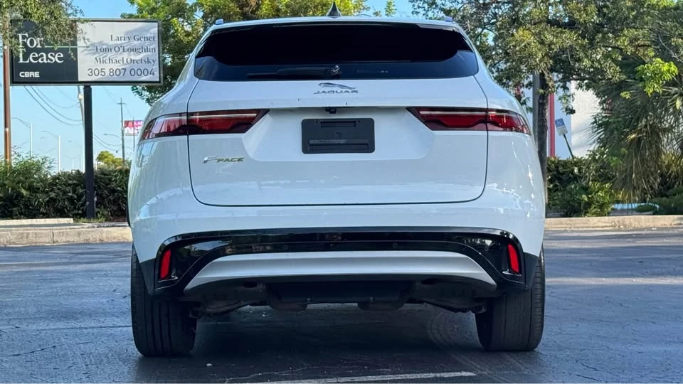2022 Jaguar F-Pace - Image 7 of 18