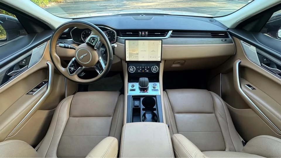 2022 Jaguar F-Pace - Image 12 of 18