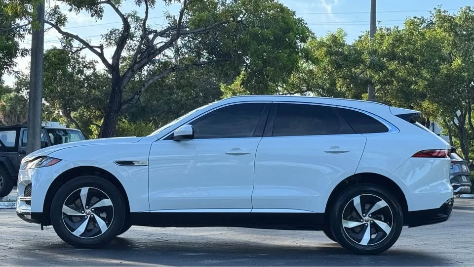 2022 Jaguar F-Pace - Image 3 of 18