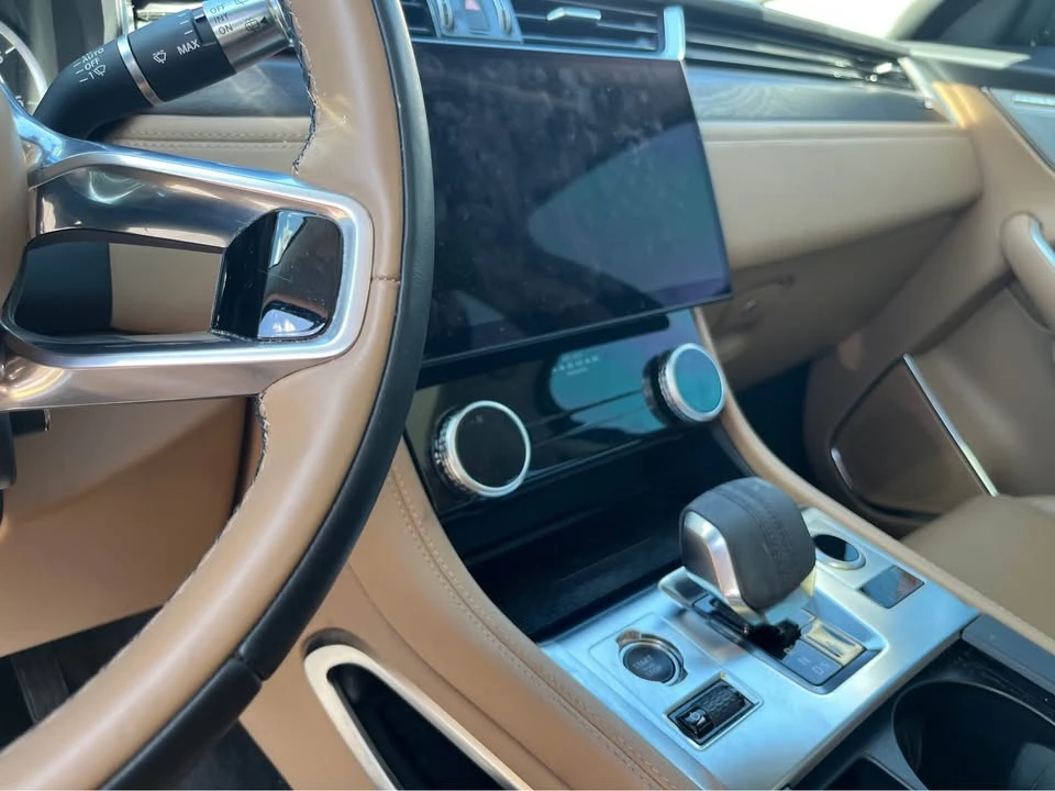 2022 Jaguar F-Pace - Image 16 of 20