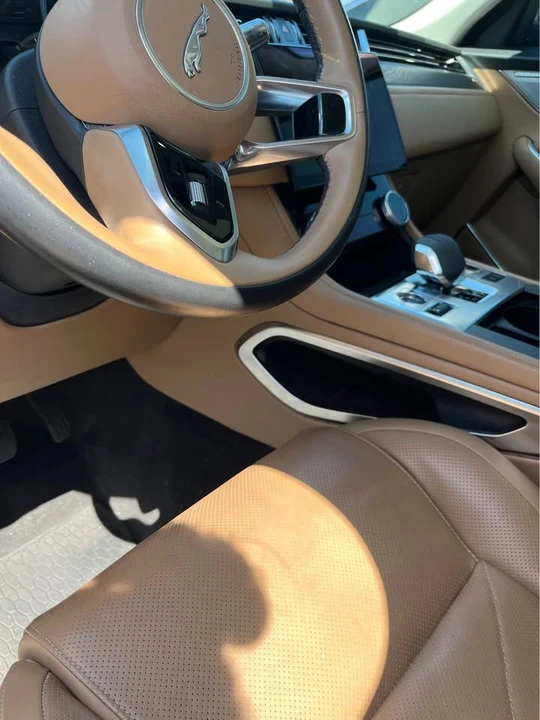 2022 Jaguar F-Pace - Image 14 of 20