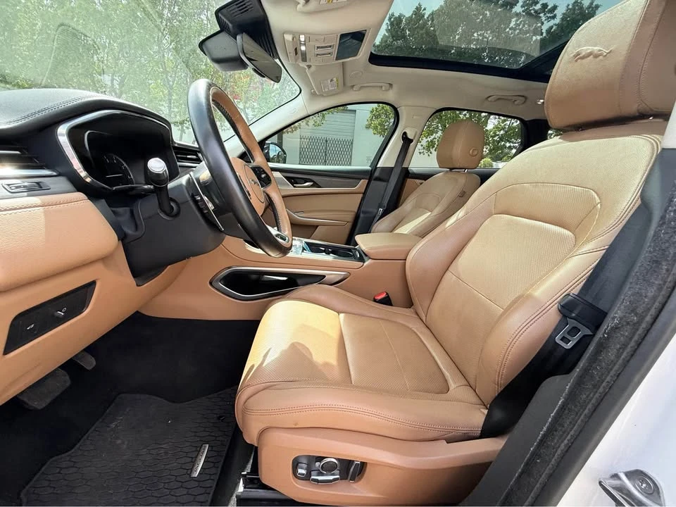 2022 Jaguar F-Pace - Image 14 of 19