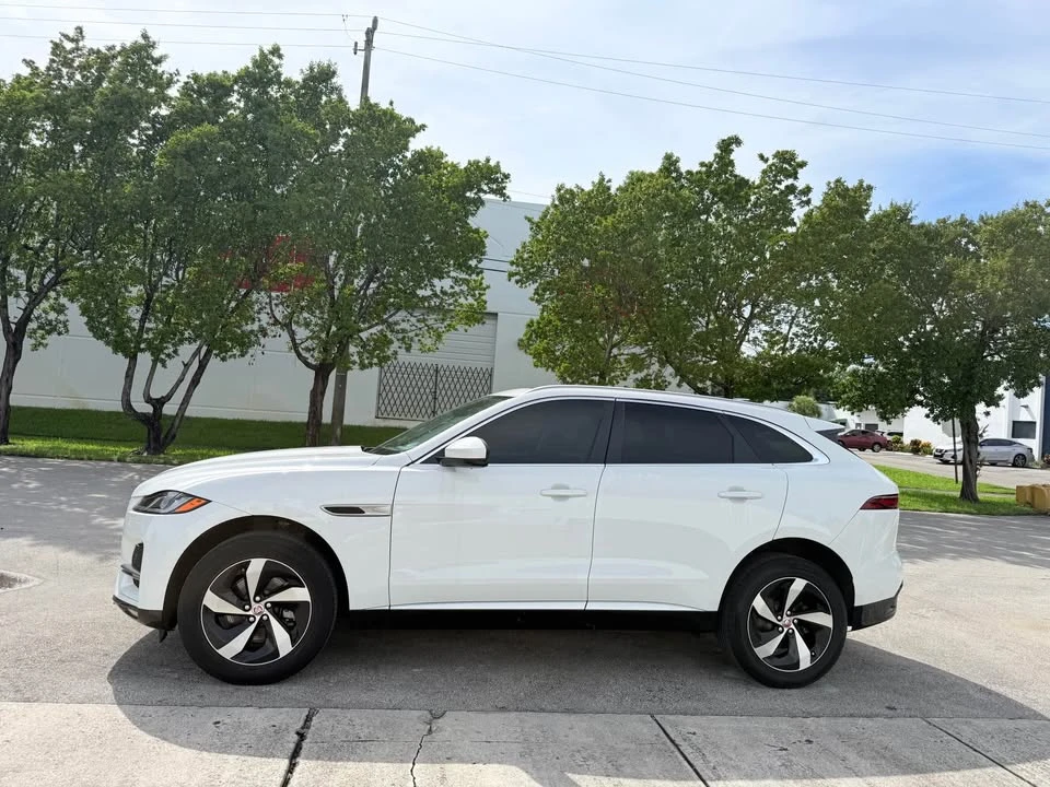 2022 Jaguar F-Pace - Image 3 of 19