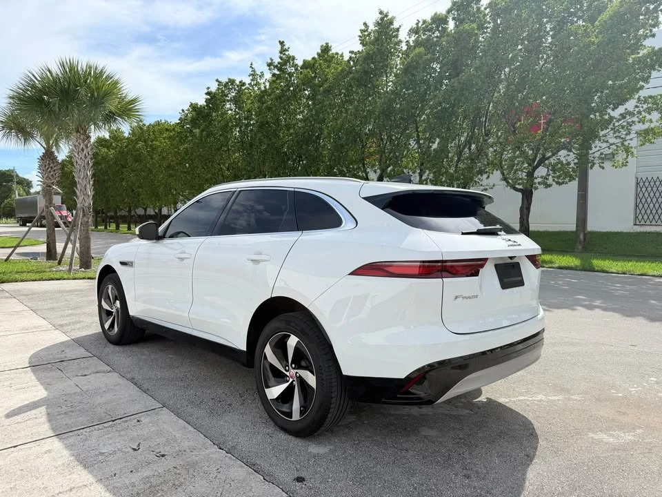 2022 Jaguar F-Pace - Image 5 of 15