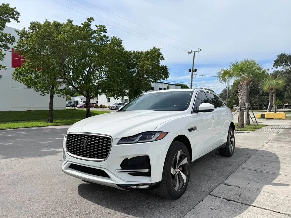 2022 Jaguar F-Pace - Image 7 of 15