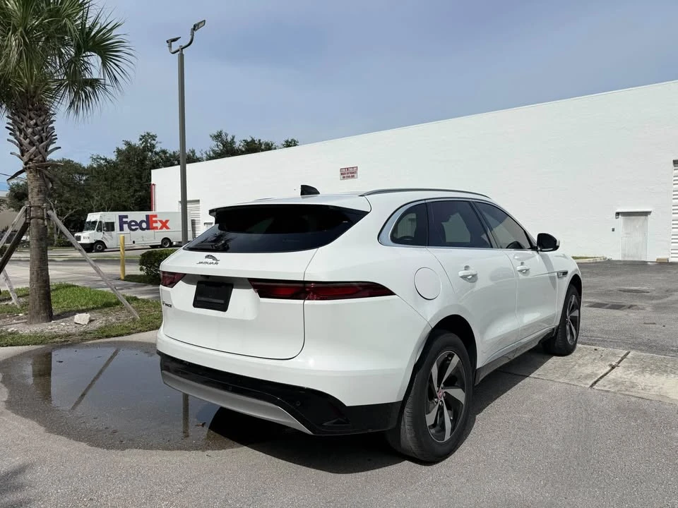 2022 Jaguar F-Pace - Image 3 of 15