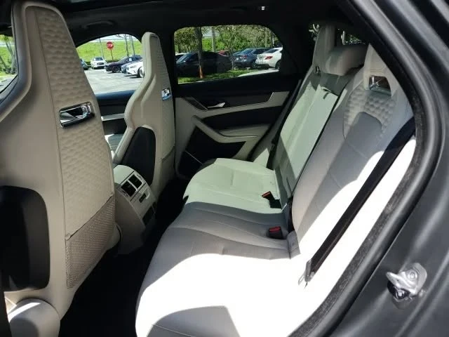 2022 Jaguar F-Pace SVR - Image 9 of 18