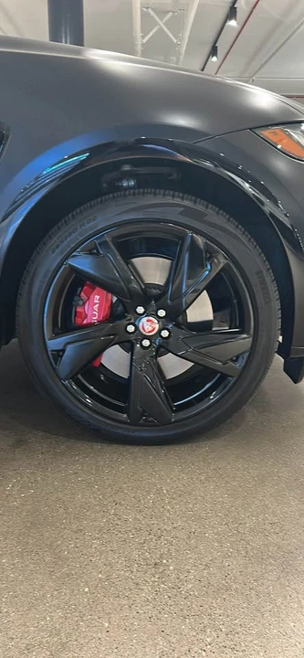 2022 Jaguar F-Pace SVR - Image 13 of 19