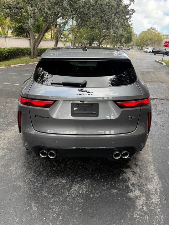 2022 Jaguar F-Pace SVR - Image 10 of 13