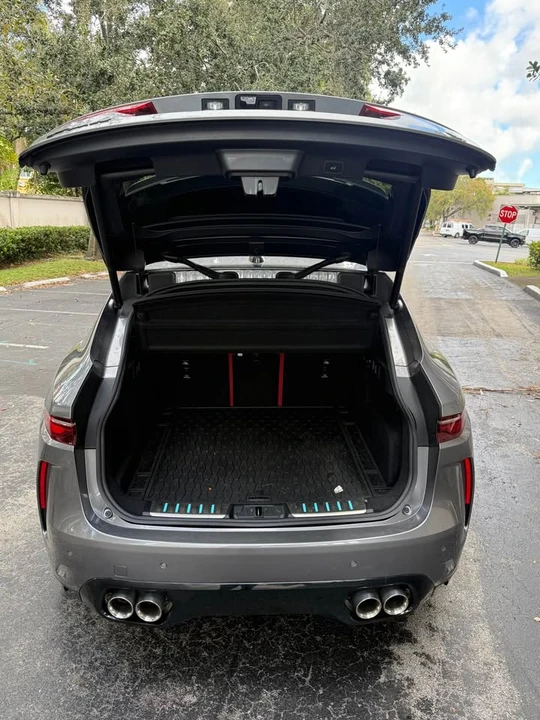2022 Jaguar F-Pace SVR - Image 9 of 13