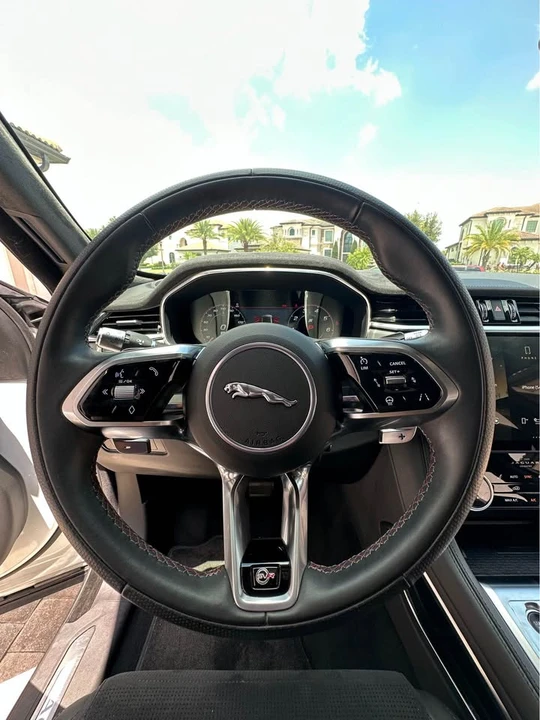 2022 Jaguar F-Pace SVR - Image 8 of 8