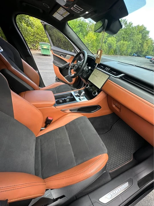 2022 Jaguar F-Pace SVR - Image 12 of 17