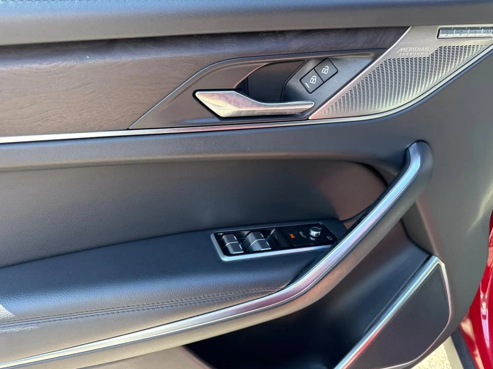 2022 Jaguar F-Pace - Image 15 of 20