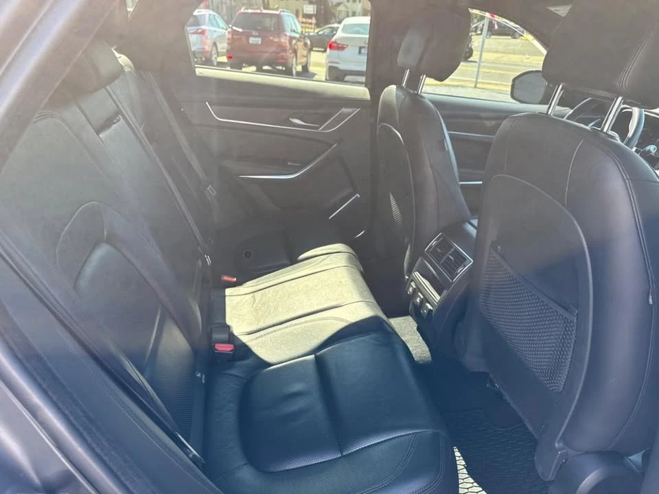 2022 Jaguar F-Pace - Image 11 of 20