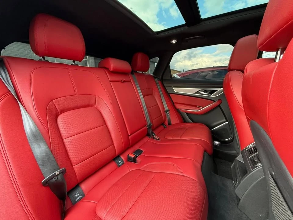 2022 Jaguar F-Pace - Image 13 of 20