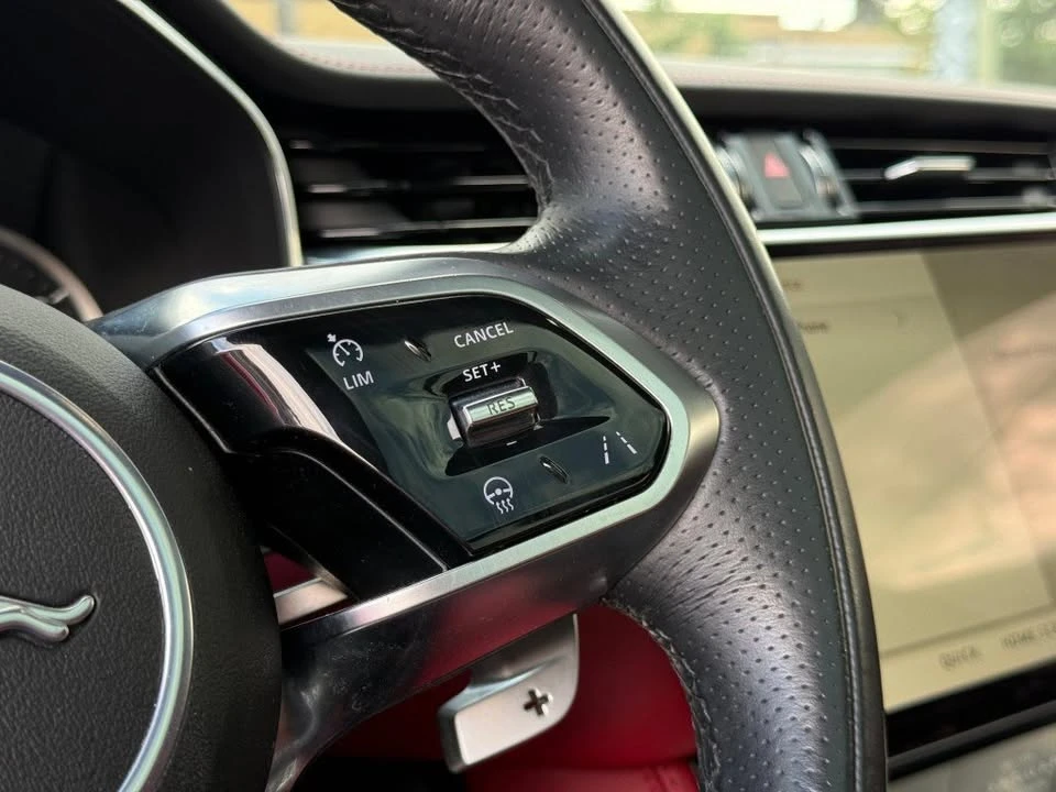 2022 Jaguar F-Pace - Image 18 of 20