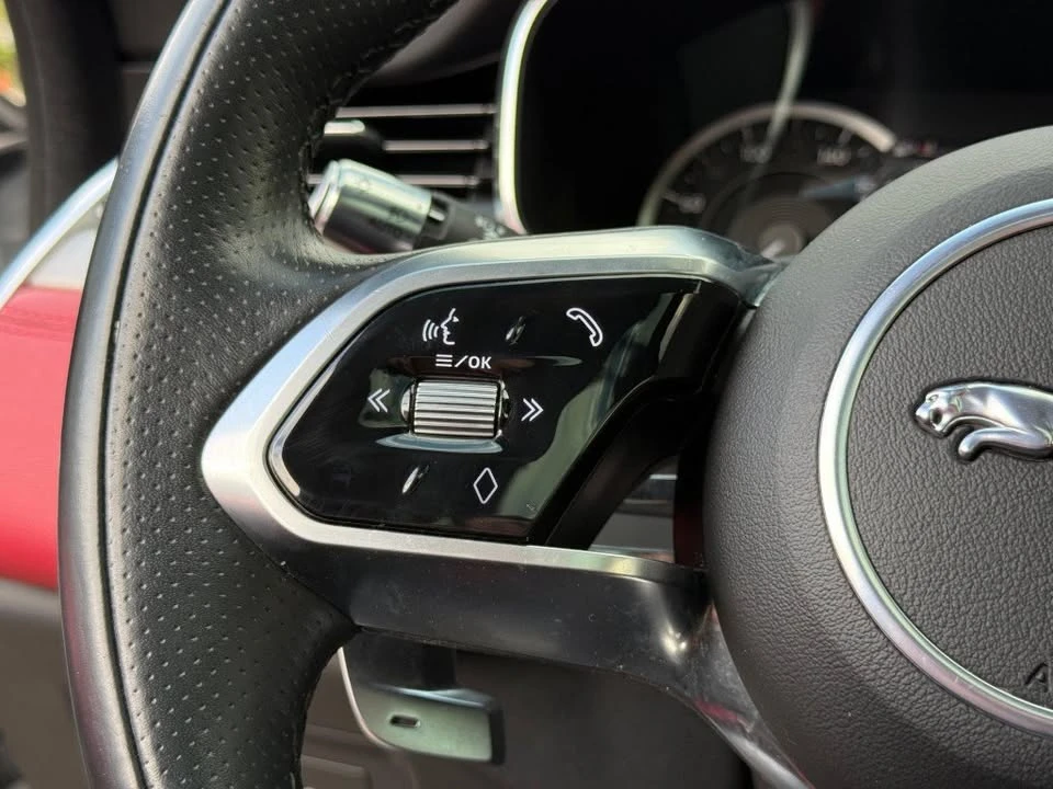 2022 Jaguar F-Pace - Image 17 of 20
