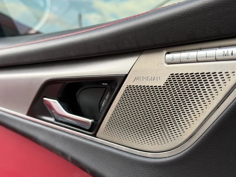 2022 Jaguar F-Pace - Image 15 of 20