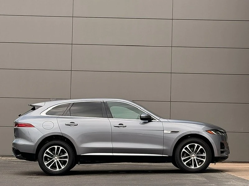 2022 Jaguar F-Pace - Image 7 of 17