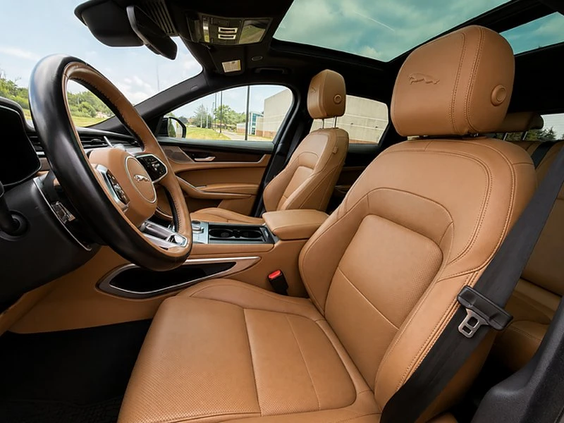 2022 Jaguar F-Pace - Image 8 of 17