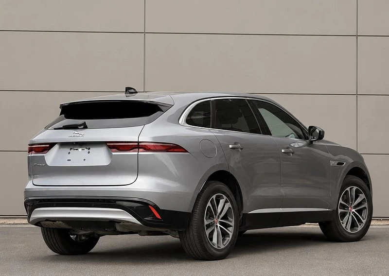 2022 Jaguar F-Pace - Image 6 of 17
