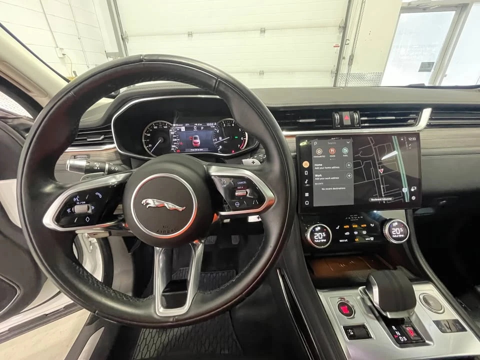 2022 Jaguar F-Pace - Image 15 of 20