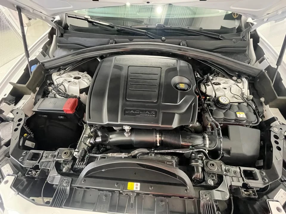 2022 Jaguar F-Pace - Image 16 of 20