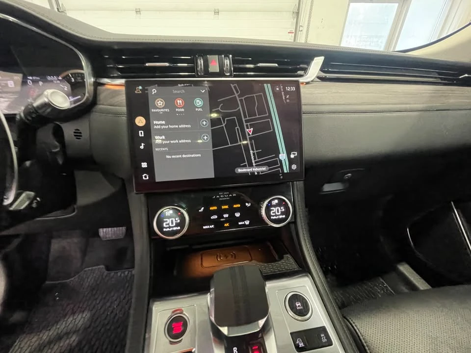 2022 Jaguar F-Pace - Image 14 of 20