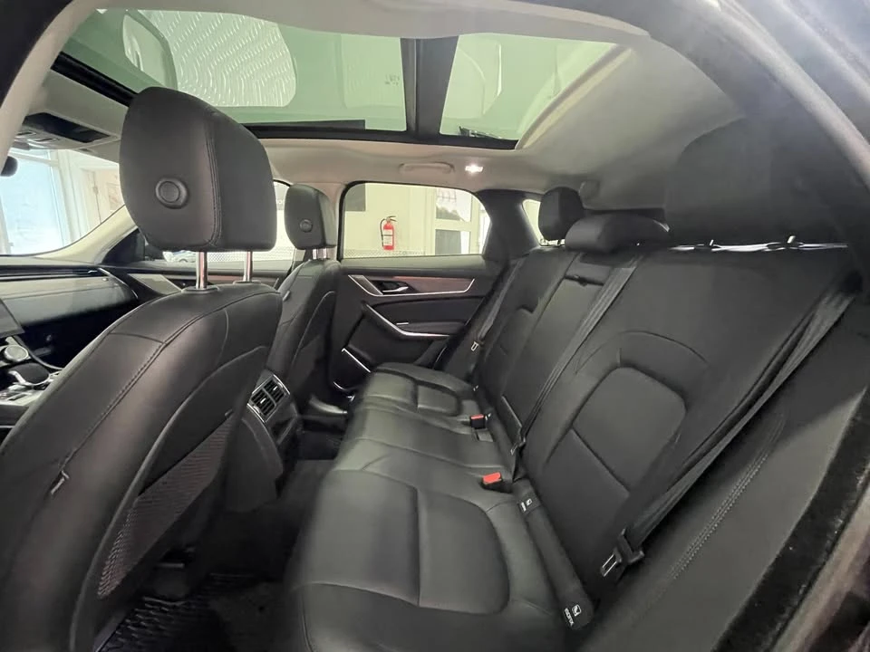 2022 Jaguar F-Pace - Image 13 of 20
