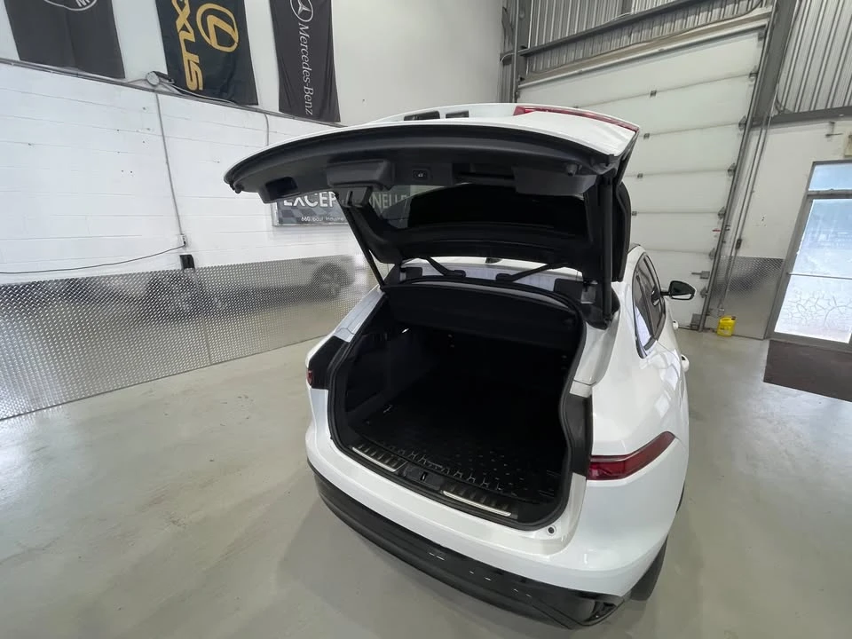 2022 Jaguar F-Pace - Image 11 of 20