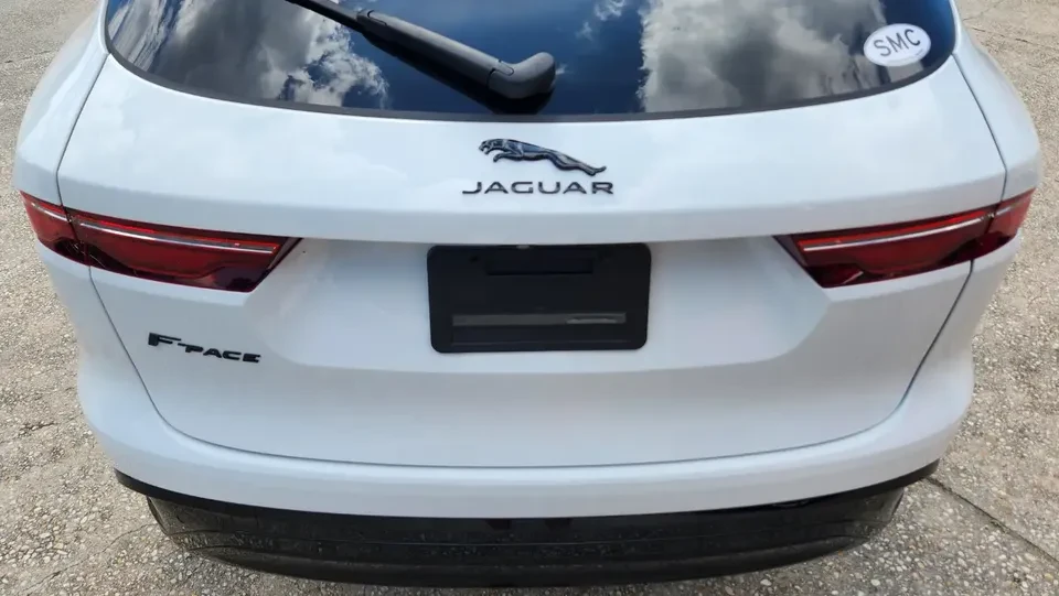 2022 Jaguar F-Pace - Image 9 of 20