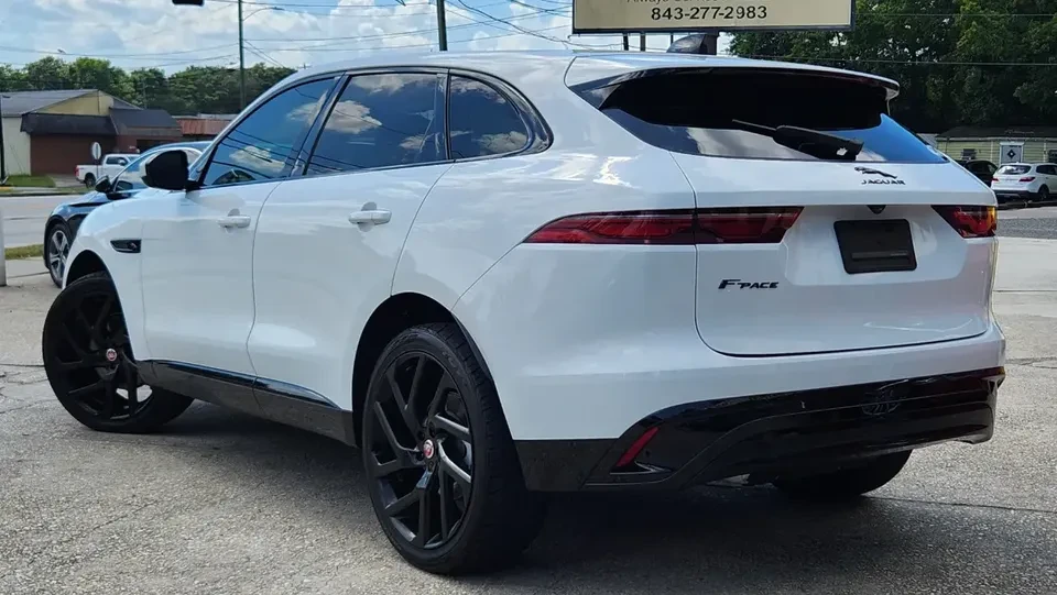 2022 Jaguar F-Pace - Image 4 of 20