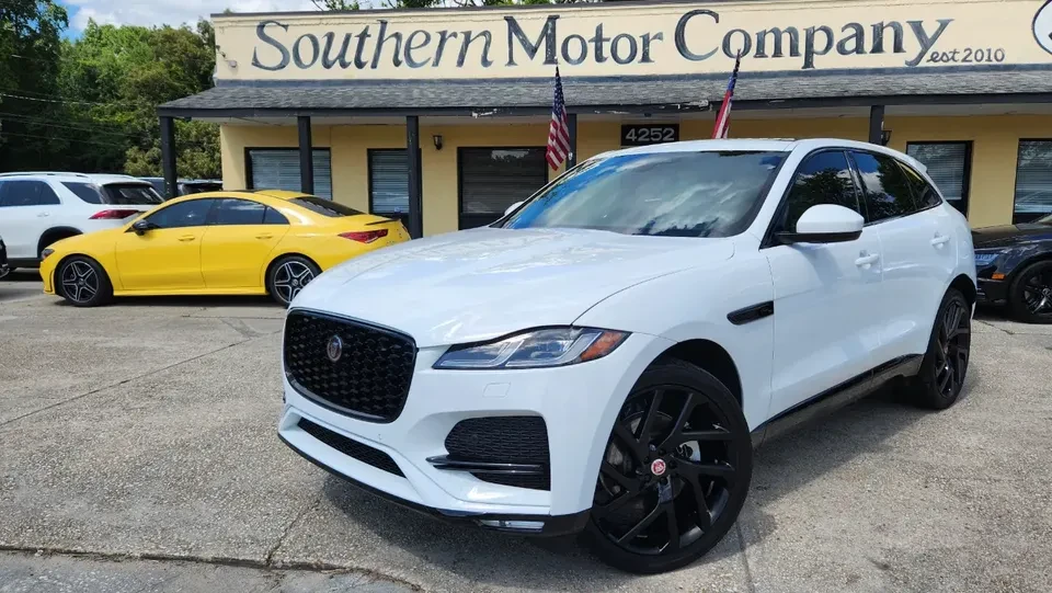 2022 Jaguar F-Pace - Image 2 of 20