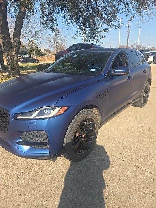 2022 Jaguar F-Pace - Image 2 of 7