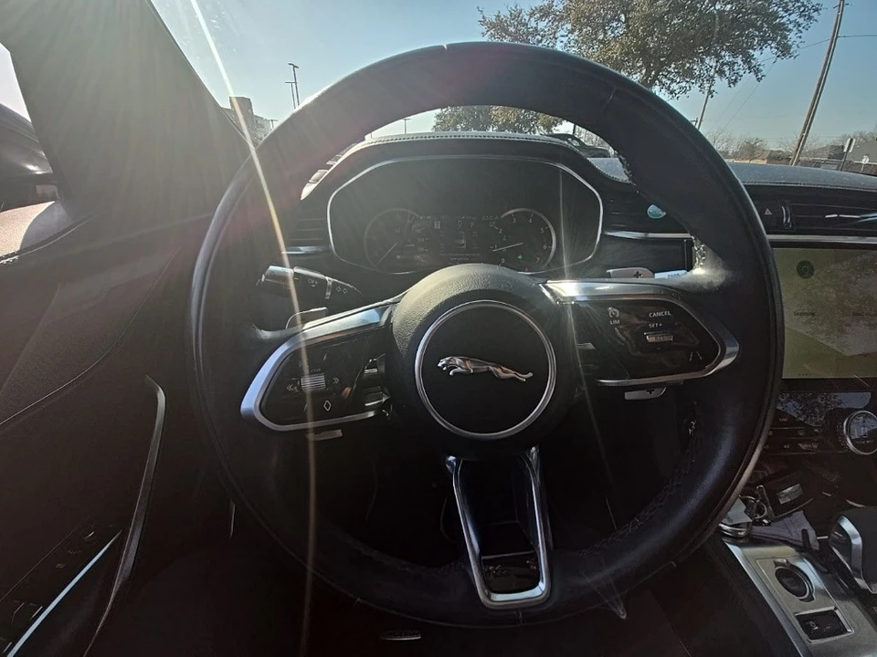 2022 Jaguar F-Pace - Image 7 of 7