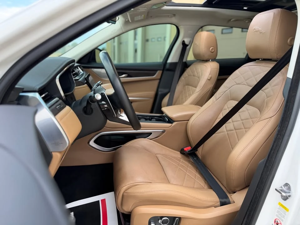 2022 Jaguar F-Pace - Image 12 of 20