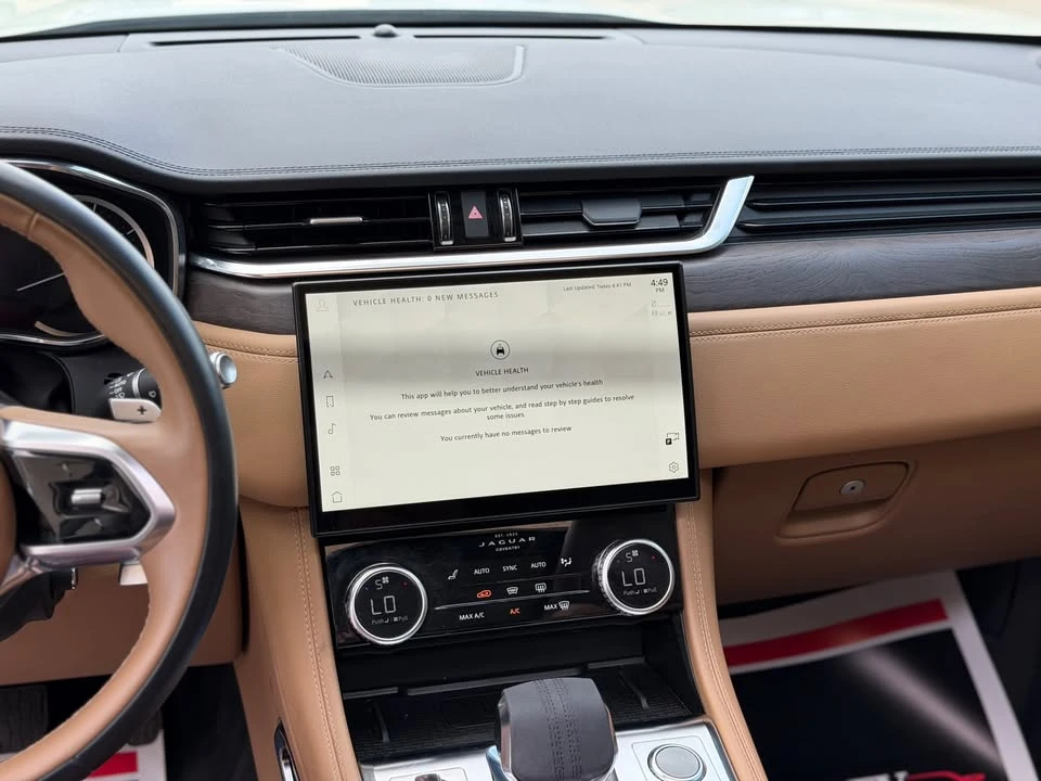 2022 Jaguar F-Pace - Image 16 of 20