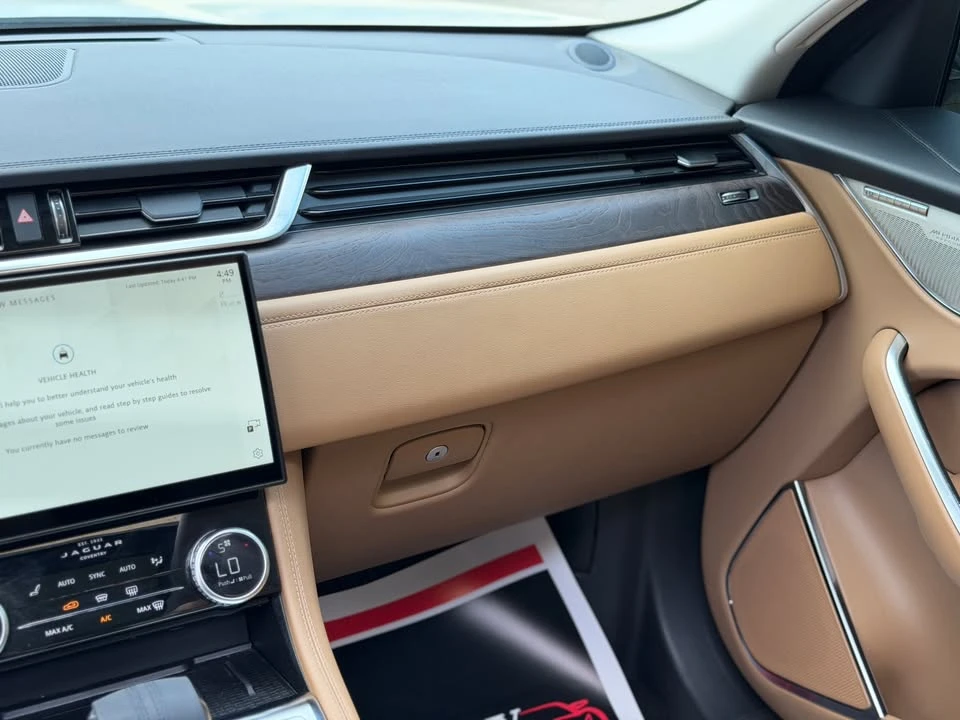 2022 Jaguar F-Pace - Image 17 of 20
