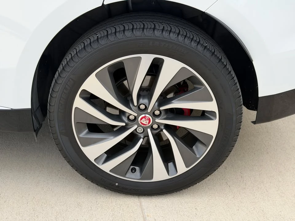 2022 Jaguar F-Pace - Image 9 of 20
