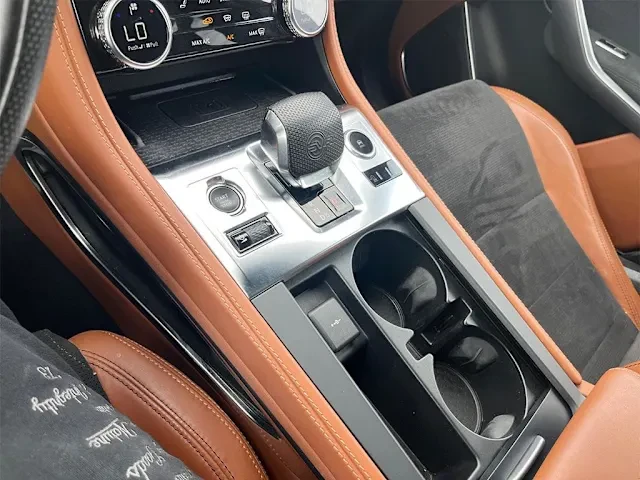 2022 Jaguar F-Pace SVR - Image 11 of 13