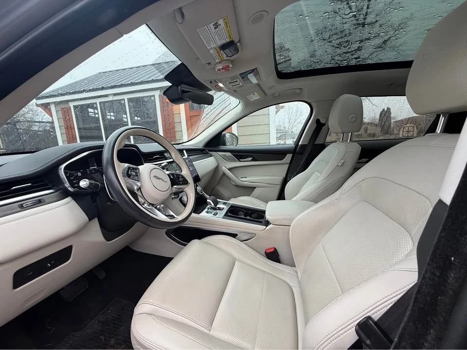 2022 Jaguar F-Pace - Image 6 of 10